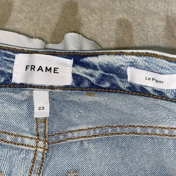 FRAME Le Piper Women’s Size 23 Light Wash Hem Accent Denim Low-Rise Blue Jeans - Picture 5 of 7